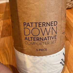 Full/Queen Comforter Set